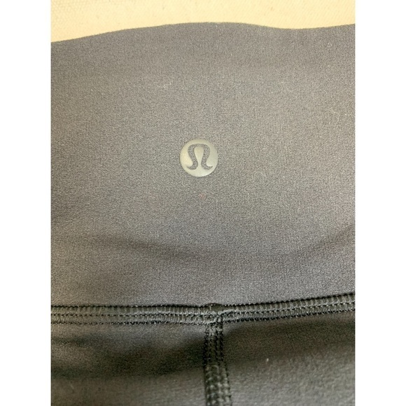 lululemon Black Reveal Crop 15" Size 10 - Picture 6 of 9